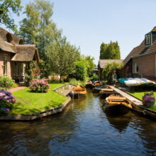 Wanderful village of Giethoorn