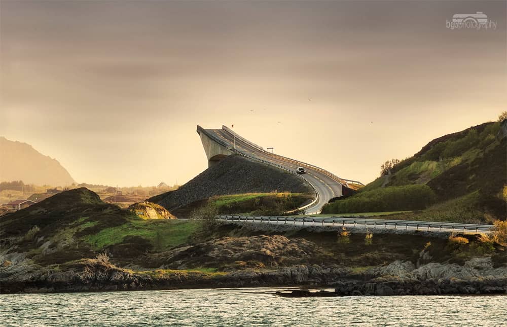 One of the world's most frightening bridges, the Storseisundet. Photo by Benjamin gs