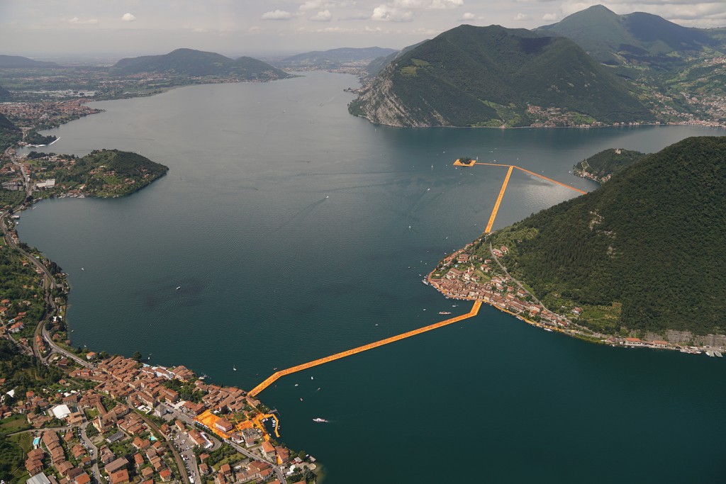 Seen from above - People visiting The Floating Piers art installation, Lake Iseo, Italy. Photo Wolfgang Volz