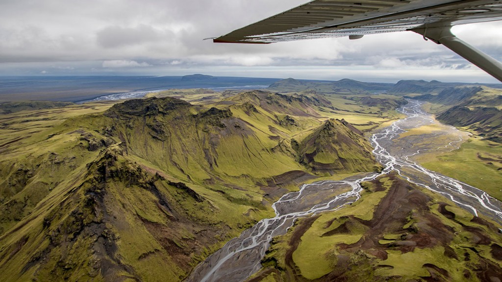 scenic-flight-over-unspoiled-natural-wonders-of-iceland-12