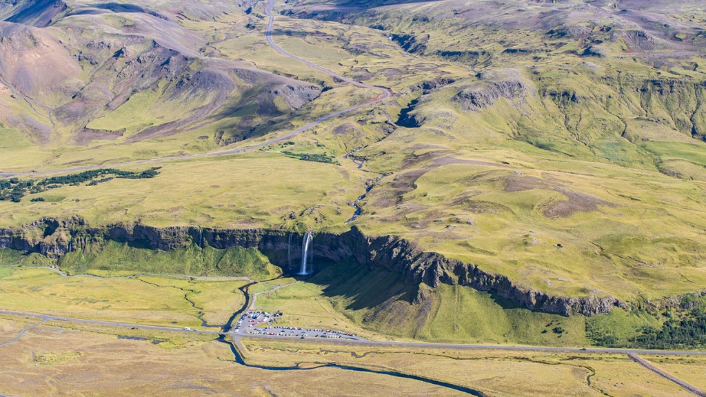 scenic-flight-over-unspoiled-natural-wonders-of-iceland-17